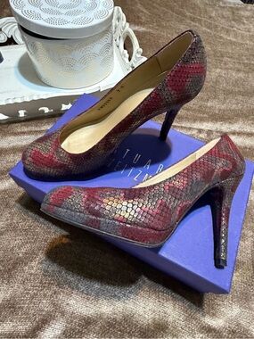 Stuart Weitzman Platswoon Metallic Colored Snakeskin High Heel Pumps, Size 7